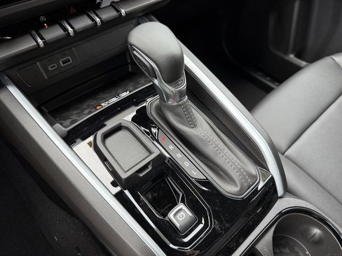 New 2025 Chevrolet Colorado LT w/ LT Convenience Package image 22