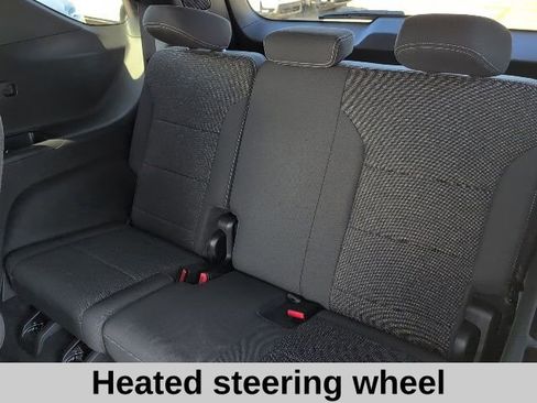 Used 2025 Chevrolet Traverse LT w/ Midnight/Sport Edition image 14