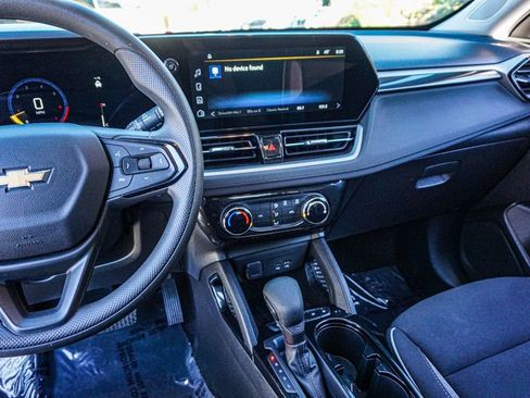 Used 2025 Chevrolet TrailBlazer LT image 27