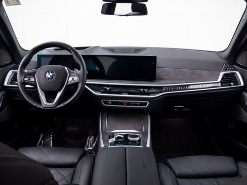 Used 2024 BMW X5 xDrive40i w/ Premium Package AWD/4WD image 10