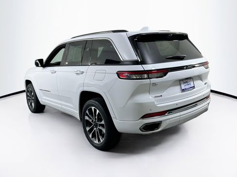 Used 2022 Jeep Grand Cherokee Overland w/ Luxury Tech Group IV AWD/4WD image 7