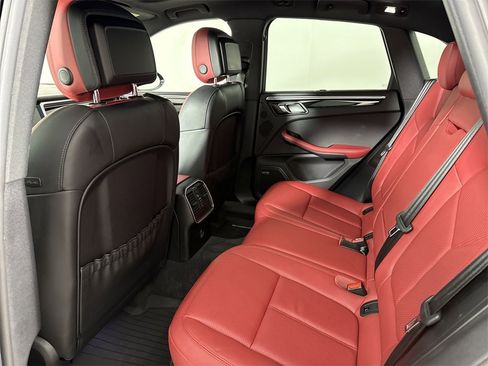 Certified 2021 Porsche Macan S image 26