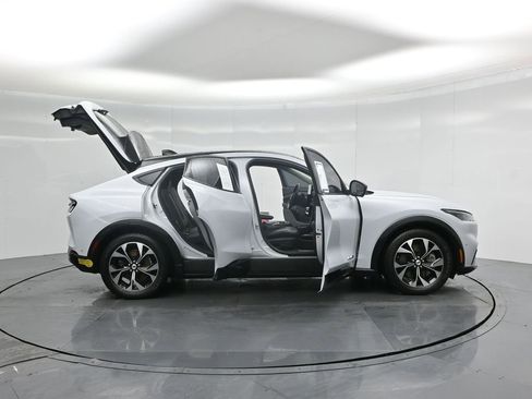 Used 2022 Ford Mustang Mach-E Premium image 5