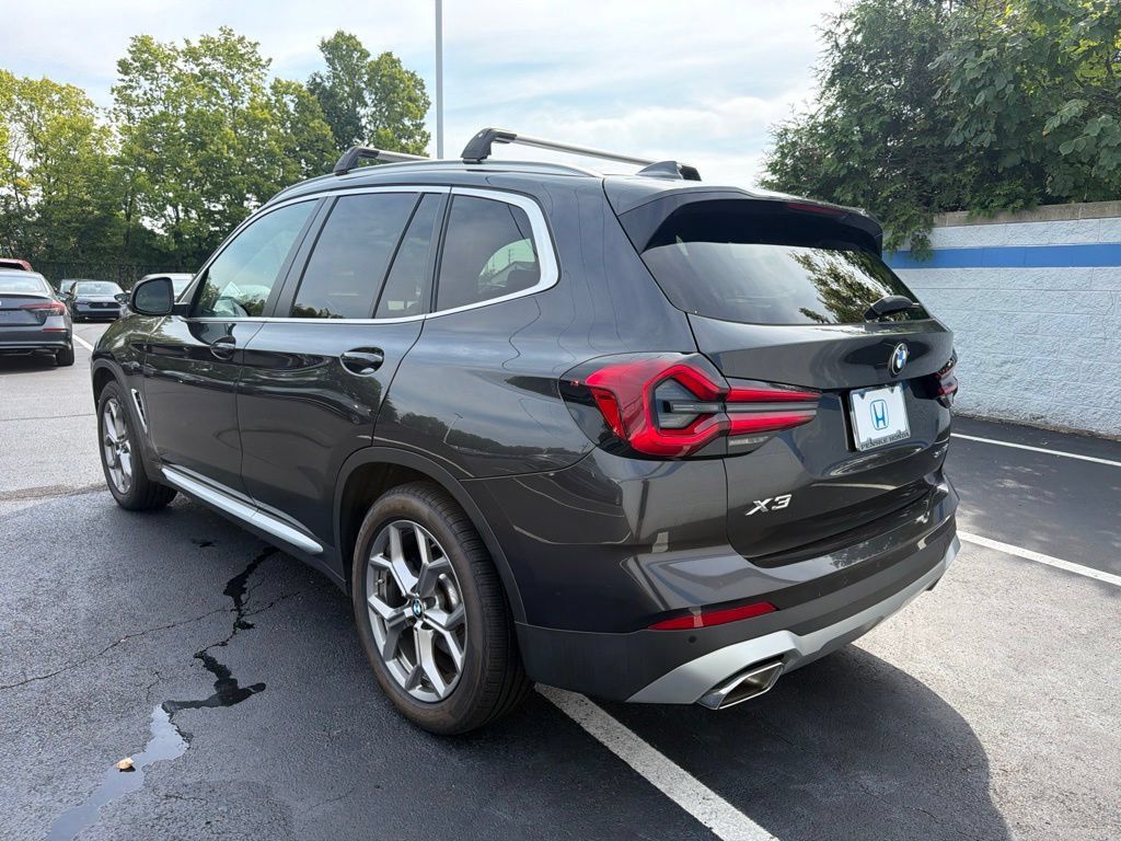 Used 2022 BMW X3 sDrive30i w/ Premium Package 2 RWD image 3