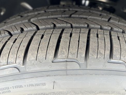 Used 2026 BMW 330i Sedan w/ Convenience Package image 12