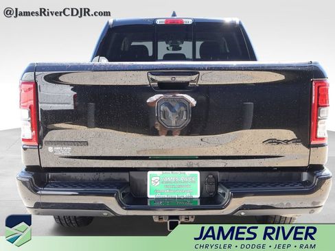 Used 2022 RAM 1500 Big Horn AWD/4WD image 4