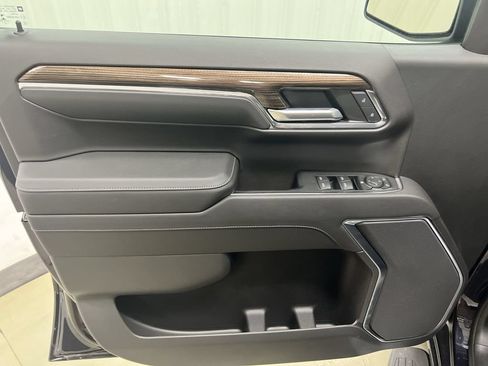 Used 2022 Chevrolet Silverado 1500 LT AWD/4WD image 21