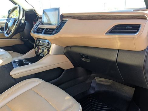 Used 2021 Chevrolet Suburban Premier image 32