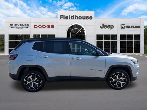 Used 2025 Jeep Compass Limited AWD/4WD image 9