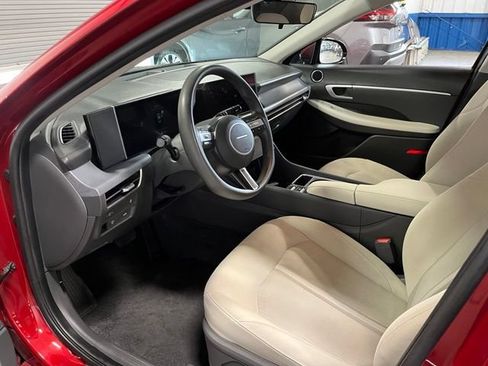 Used 2025 Hyundai Sonata SEL FWD image 22