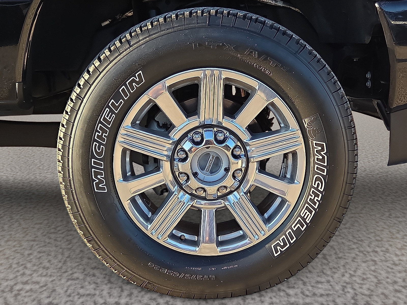 Used 2019 Ford F250 Limited w/ FX4 Off-Road Package AWD/4WD image 7