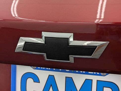 Used 2025 Chevrolet Trax RS w/ Sunroof Package FWD image 11