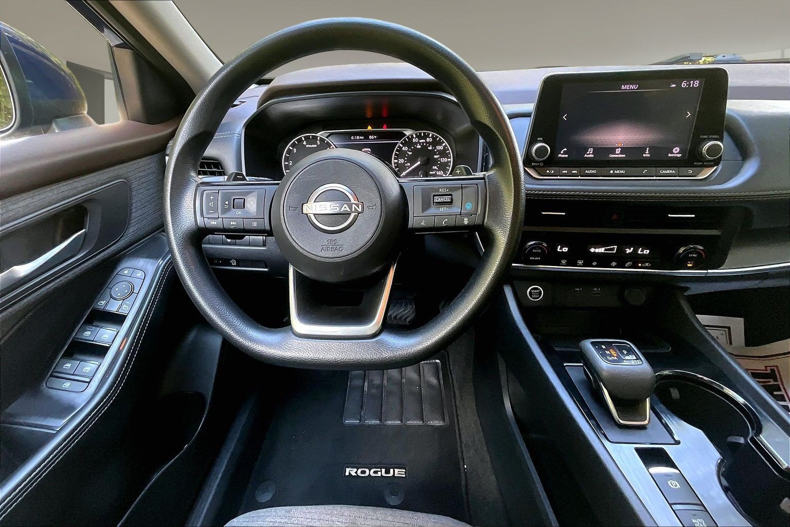 Used 2023 Nissan Rogue SV AWD/4WD image 9