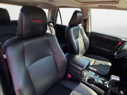 Used 2018 Toyota 4Runner TRD Off-Road Premium image 26