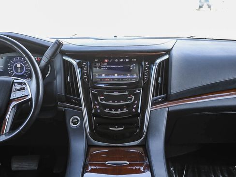 Used 2018 Cadillac Escalade ESV Premium Luxury AWD/4WD image 13