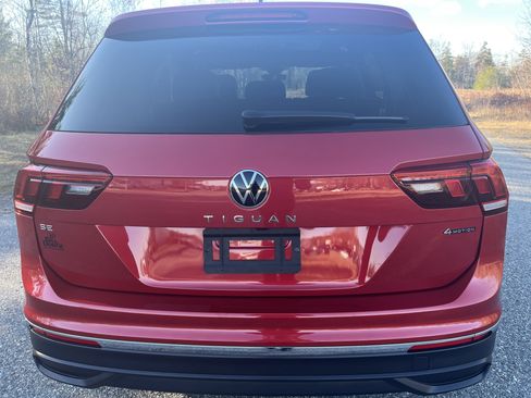 Used 2023 Volkswagen Tiguan SE image 6