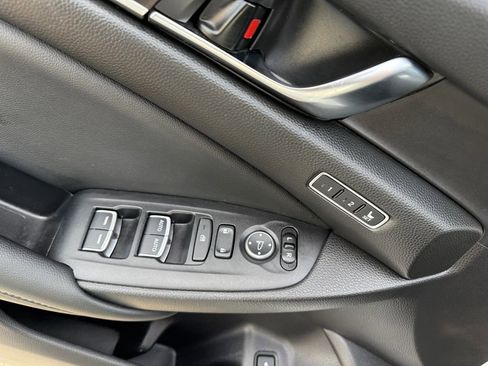 Used 2021 Honda Accord Touring image 11