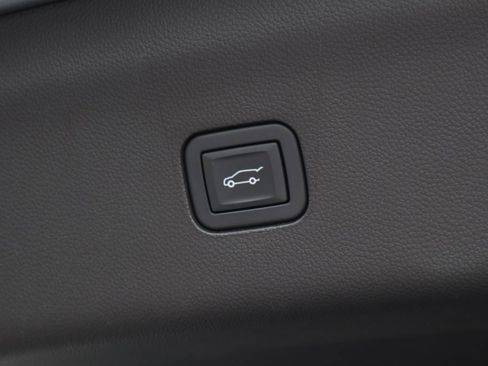 Used 2023 Buick Enclave Essence w/ Sport Touring Edition image 24