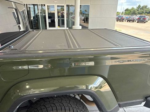 Used 2023 Jeep Gladiator Sport AWD/4WD image 2