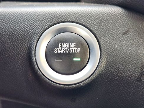 Used 2024 GMC Terrain SLE w/ Driver Convenience Package FWD image 23