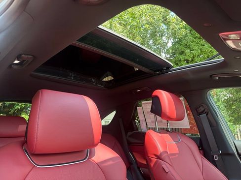 New 2026 Genesis GV70 3.5T Sport Advanced AWD/4WD image 32