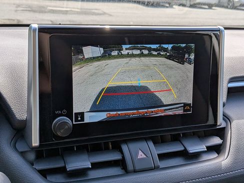 Used 2023 Toyota RAV4 LE AWD/4WD image 18