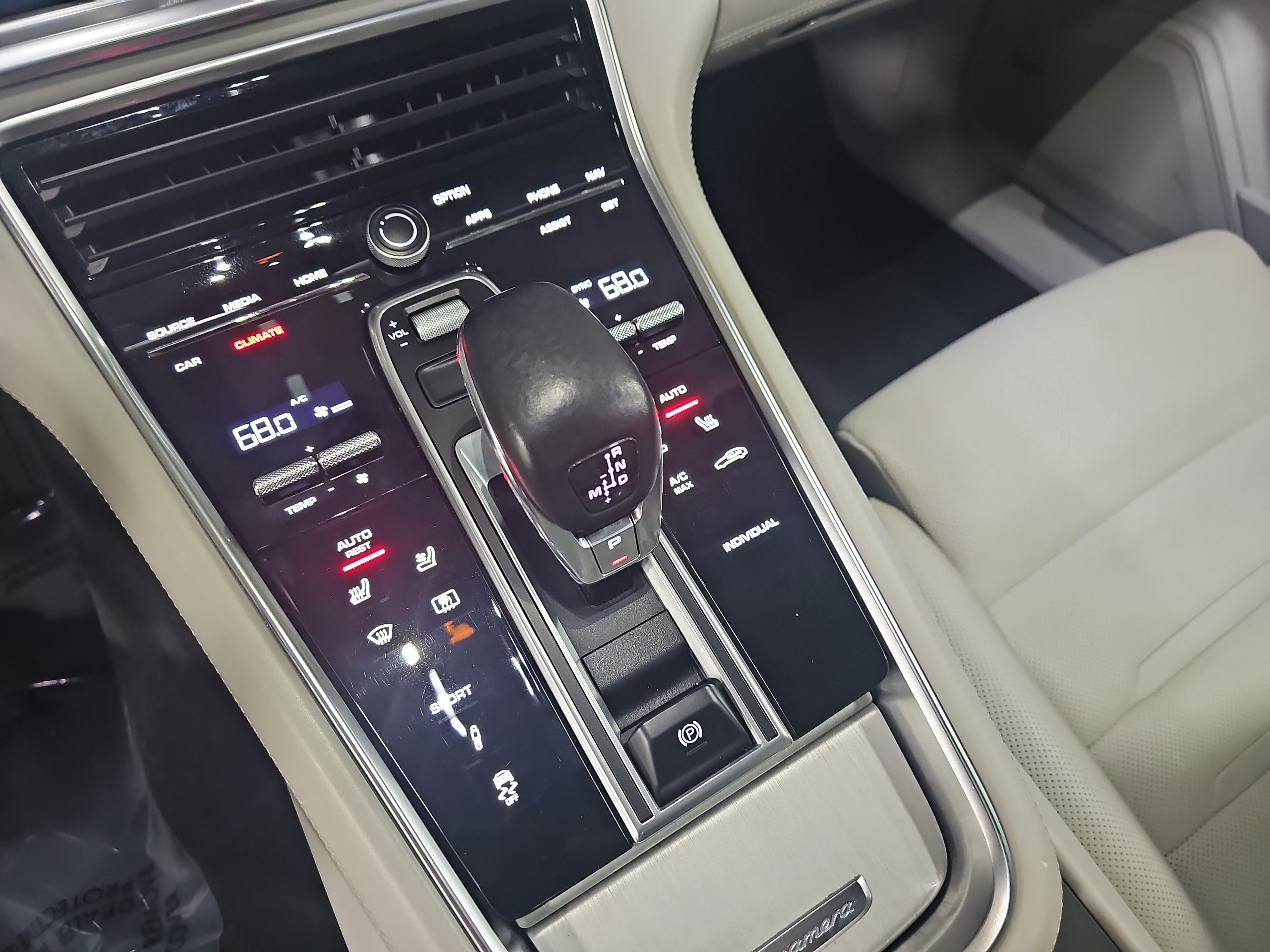 Used 2018 Porsche Panamera 4 AWD/4WD image 21