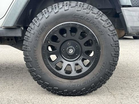 Used 2010 Jeep Wrangler Unlimited Sport image 11