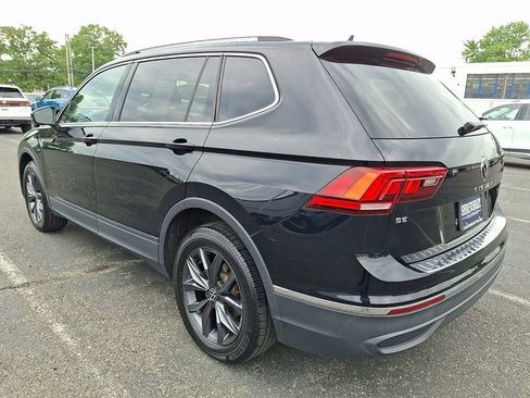 Used 2023 Volkswagen Tiguan SE w/ Panoramic Sunroof Package AWD/4WD image 4
