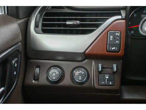 Used 2019 Chevrolet Suburban Premier image 45