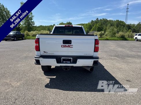 Used 2019 GMC Sierra 2500 Denali w/ Duramax Plus Package AWD/4WD image 5