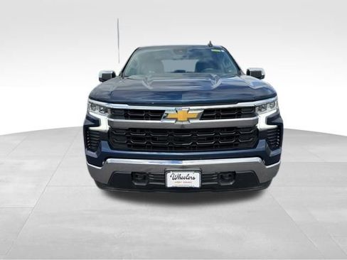 Used 2022 Chevrolet Silverado 1500 LT AWD/4WD image 9