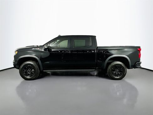 Used 2022 Chevrolet Silverado 1500 ZR2 w/ Technology Package image 4