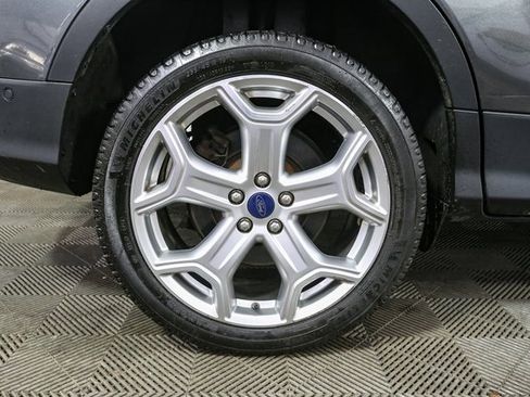 Used 2019 Ford Escape Titanium image 16