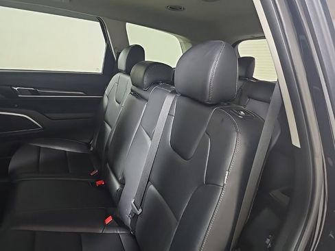 Used 2024 Kia Telluride LX image 15