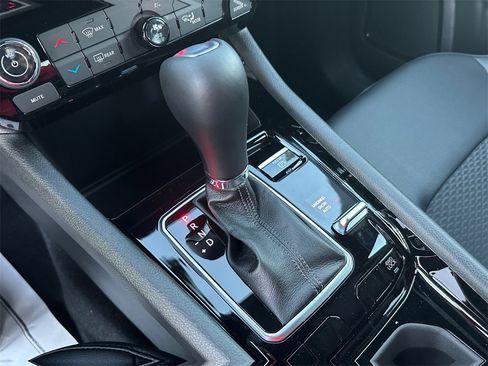 New 2026 Jeep Compass Latitude image 28