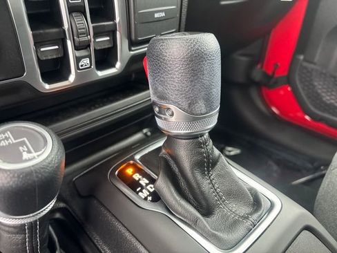 New 2025 Jeep Gladiator Sport image 24