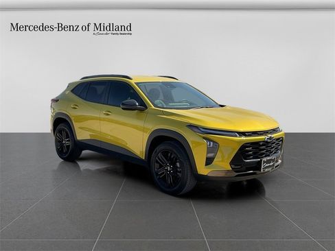 Used 2025 Chevrolet Trax ACTIV w/ Driver Confidence Package image 1