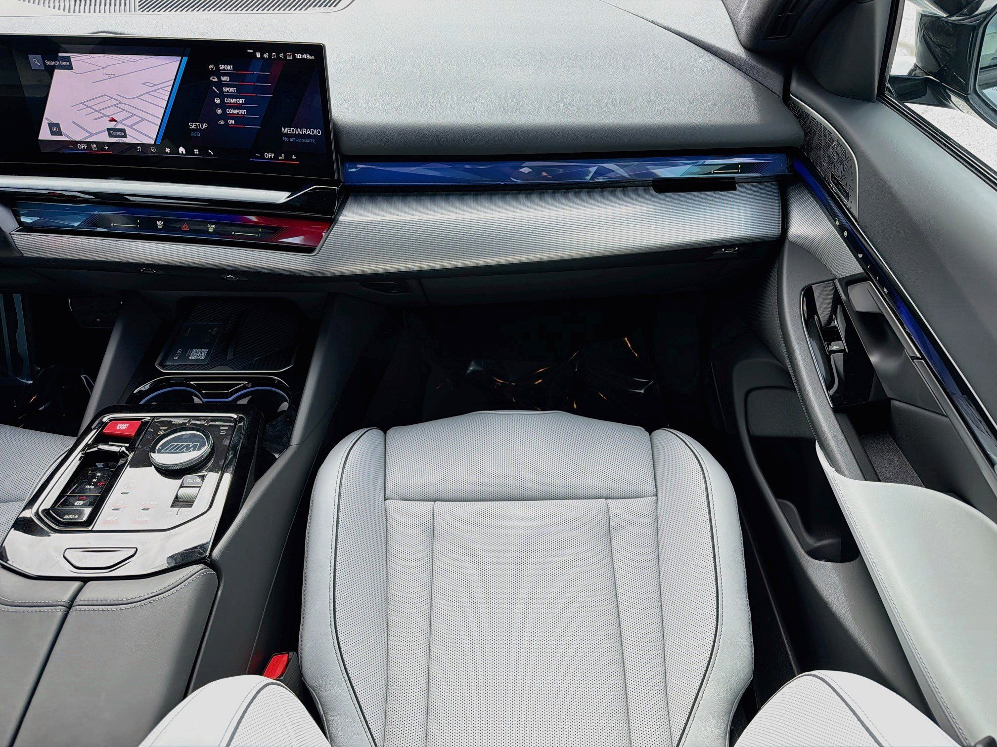 New 2027 BMW M5 Touring AWD/4WD image 18