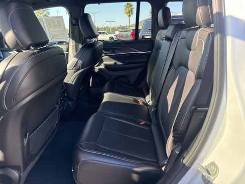 Certified 2024 Jeep Grand Cherokee Limited w/ Luxury Tech Group II image 16