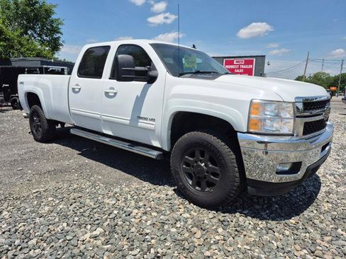 Used 2011 Chevrolet Silverado 3500 LTZ w/ LTZ Plus Package AWD/4WD image 4