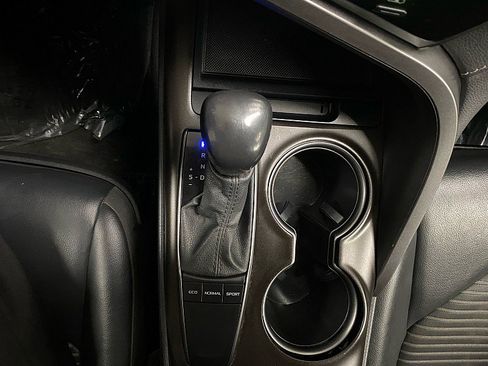 Used 2022 Toyota Camry SE image 21