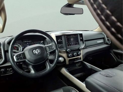 Used 2019 RAM 1500 Laramie AWD/4WD image 9