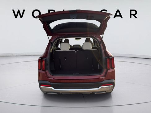 Certified 2025 Kia Sorento S AWD/4WD image 18