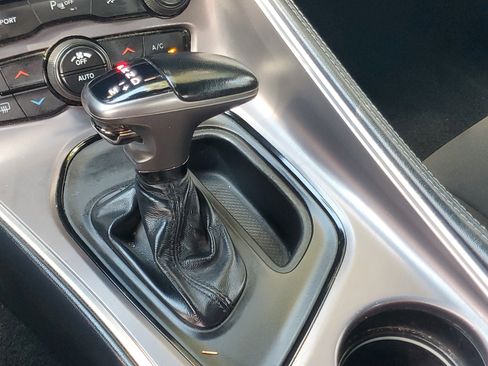 Used 2022 Dodge Challenger R/T image 24