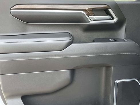 Used 2022 Chevrolet Silverado 1500 RST image 9