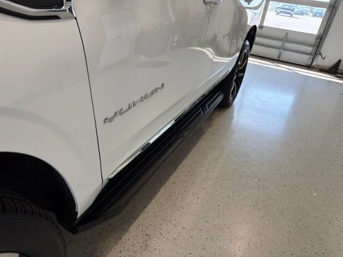 Used 2025 GMC Yukon Elevation w/ LPO, Elevation Black Package AWD/4WD image 10