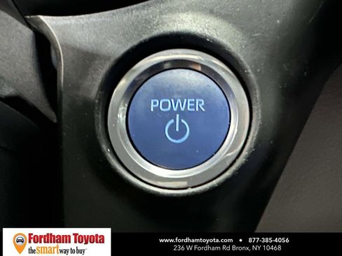 Used 2024 Toyota Sienna XLE image 30