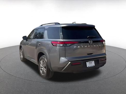 Used 2025 Nissan Pathfinder SV image 11