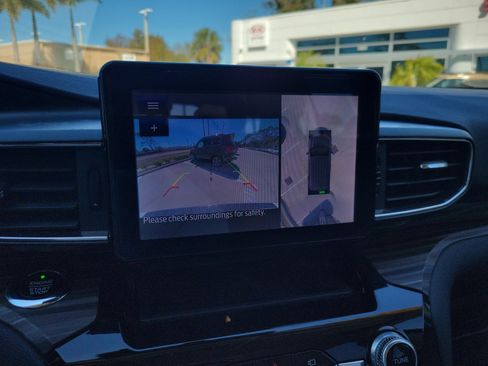 Used 2021 Ford Explorer Limited w/ Equipment Group 301A image 24